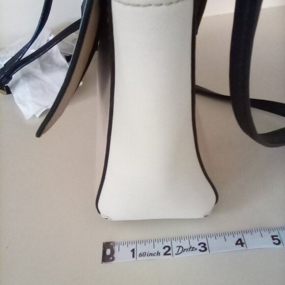 Kate Spade Satchel - Picture 8 of 12